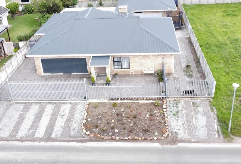 5 Bedroom Property for Sale in Die Bult Western Cape